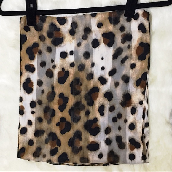 Gorgeous, Super Chic Sheer Leopard Print Scarf 🧣 - Picture 3 of 8